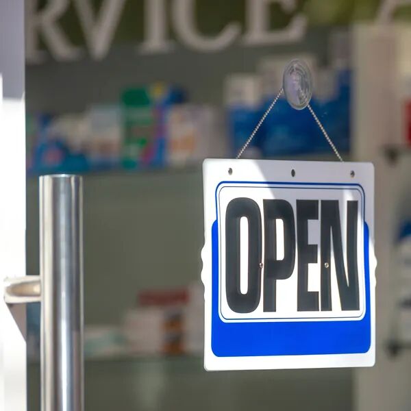 Votre officine fonctionne cet été